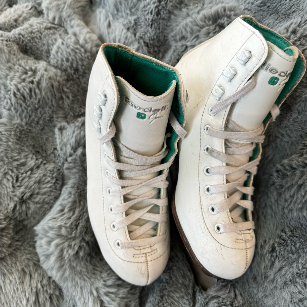 Riedell Opal Figure Skates – Size 3 – Great Condition